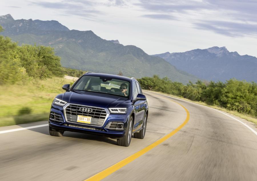  Audi Q5 TFSI Quattro S-Line 2016 года  (WW) (фото 23 из 110)